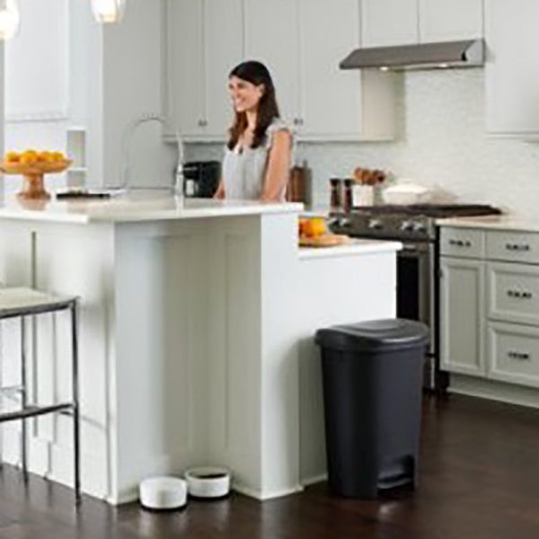 Classic Step-On Trash Can on Sale - Image 3